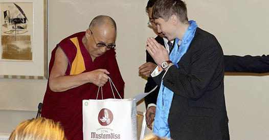 Tema Pühadus dalai-laama Mustamõisa toortatrapadjaga